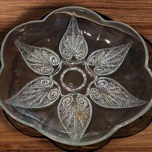 VTG Indiana Pressed  Clear Glass Bowl Textured Leaves In Star Pattern 7.5"d
